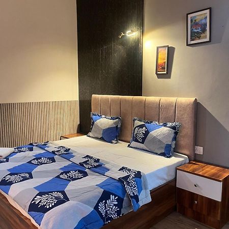 Studio Apartment In Greater Noida Buitenkant foto