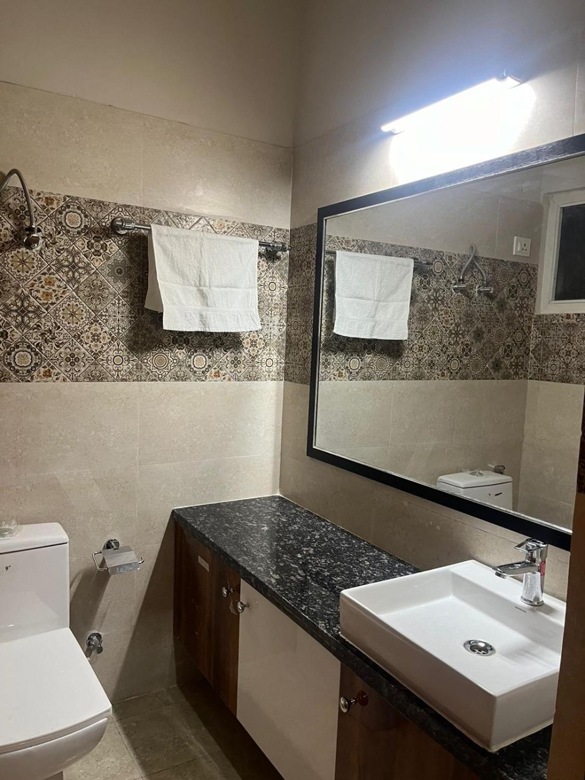 Studio Apartment In Greater Noida Buitenkant foto